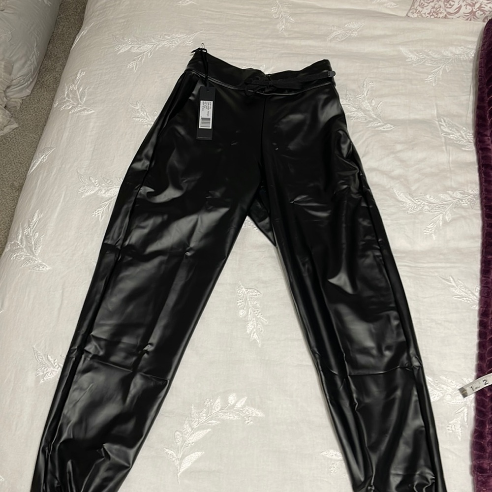 Noli Yoga’s BlackLine Chase Jogger - Midnight Pants in Black